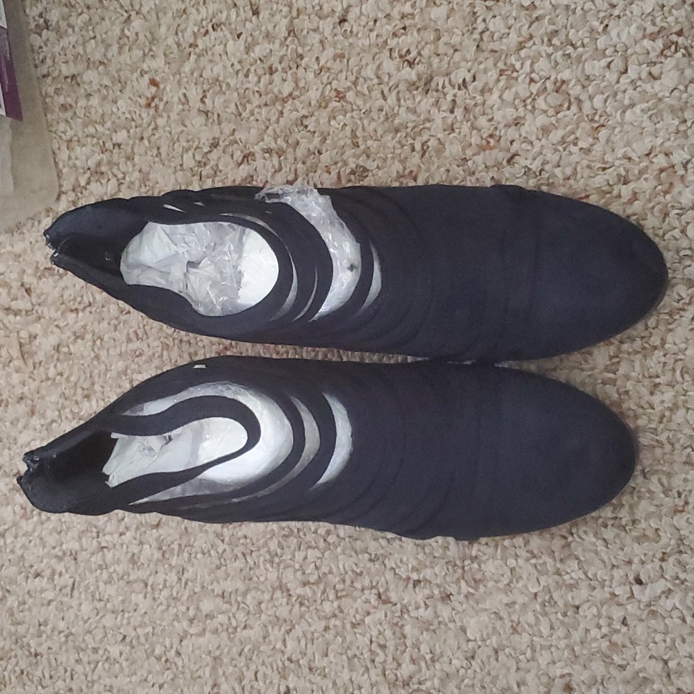 TG Navy Blue Suede Booties Size 9